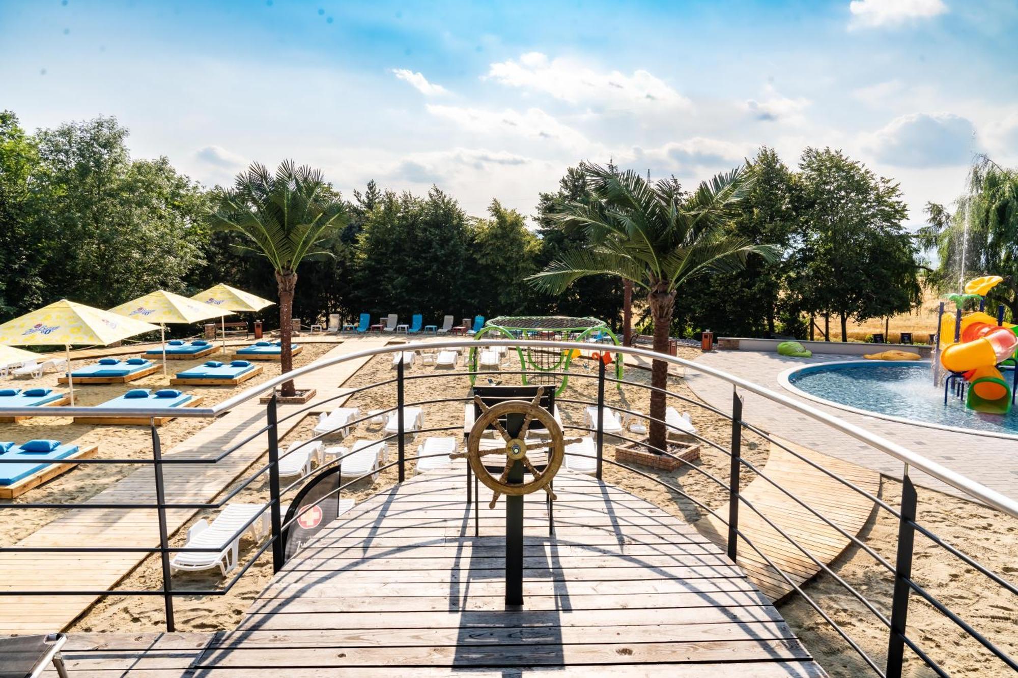 Chaty - Resort Aqua Maria Velaty Bagian luar foto
